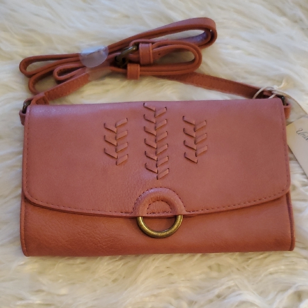 🍀New Universal Thread Pink Crossbody Bag